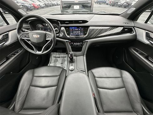 Used 2025 Cadillac XT6 Premium Luxury image 21