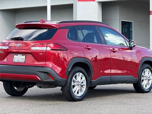 Certified 2022 Toyota Corolla Cross LE FWD image 2