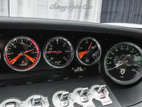 Used 2005 Ford GT RWD image 11