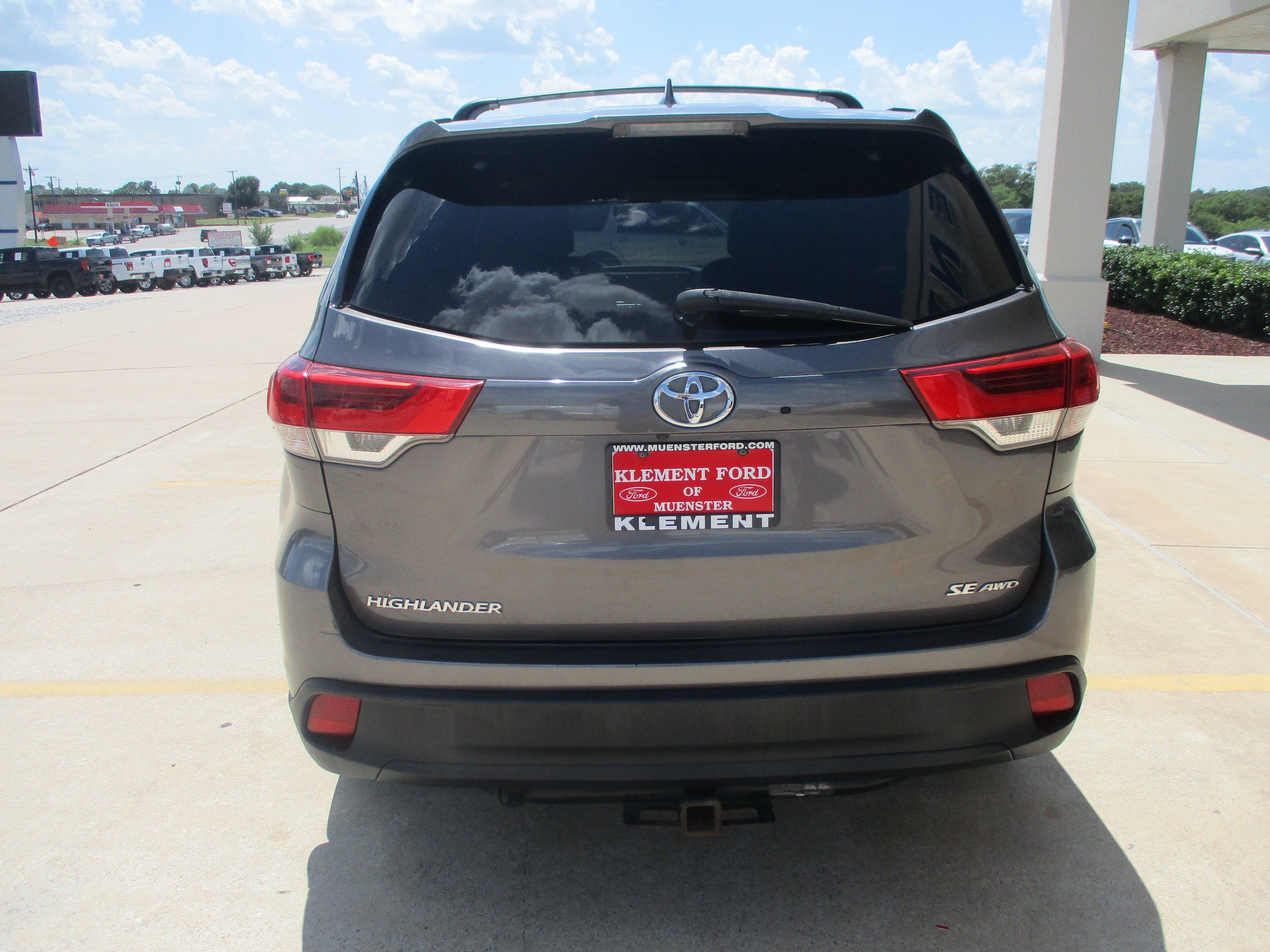 Used 2017 Toyota Highlander SE w/ Carpet Mat Package AWD/4WD image 7