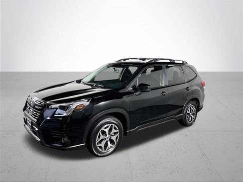 Used 2023 Subaru Forester Premium AWD/4WD image 2