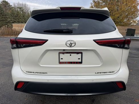 Used 2021 Toyota Highlander Limited image 4