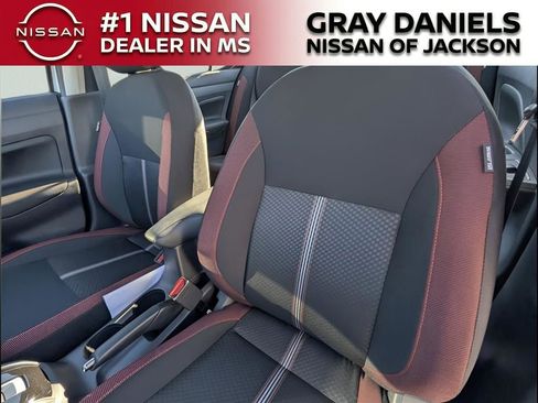 New 2025 Nissan Versa SR image 18