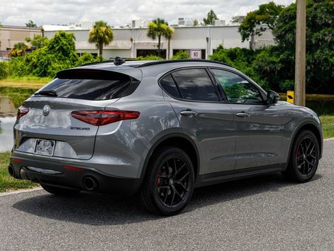 Used 2019 Alfa Romeo Stelvio Ti w/ TI Performance Package AWD/4WD image 3