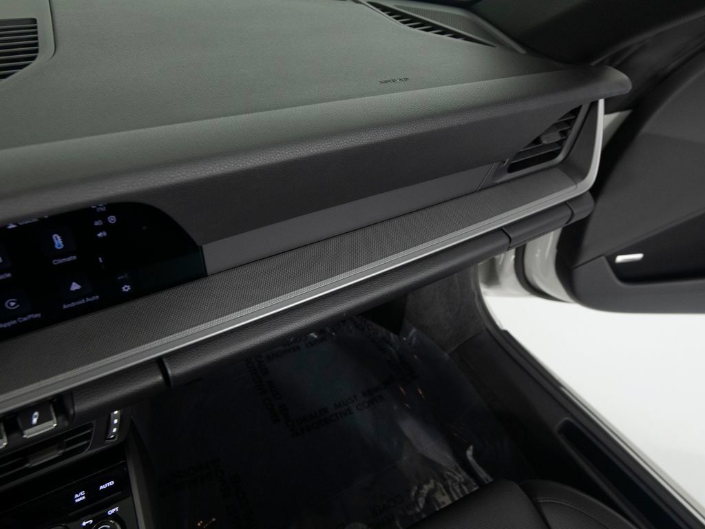 Certified 2025 Porsche 911 Carrera RWD image 29