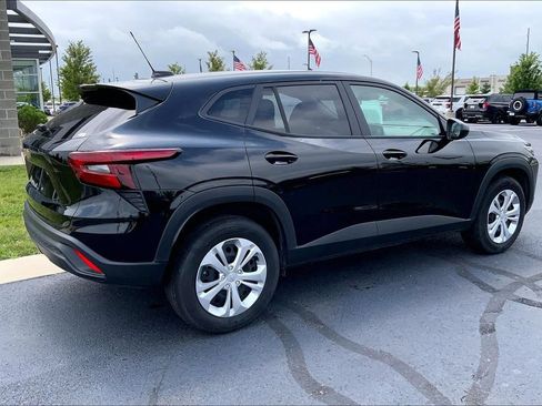 Used 2026 Chevrolet Trax LS FWD image 6