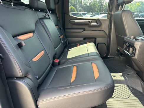 Used 2024 GMC Sierra 1500 AT4 w/ Technology Package AWD/4WD image 16