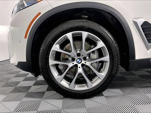 Used 2024 BMW X5 xDrive40i w/ Premium Package AWD/4WD image 12