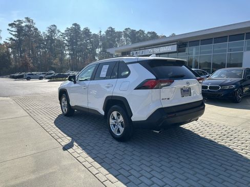 Used 2020 Toyota RAV4 XLE image 4