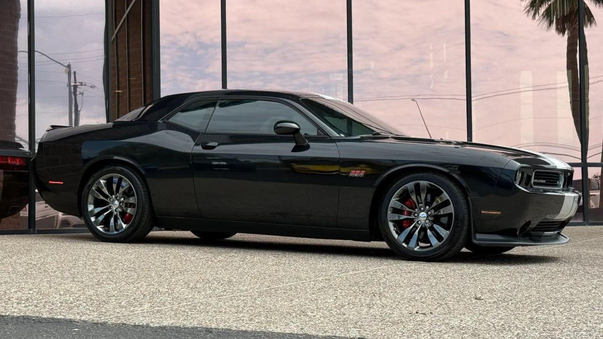 Used 2013 Dodge Challenger SRT8 w/ Harman Kardon Audio Group RWD image 16