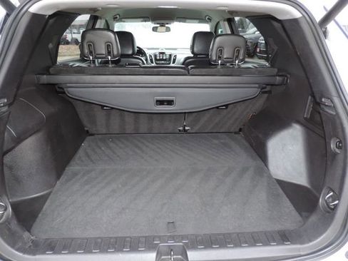 Used 2018 Chevrolet Equinox Premier image 11