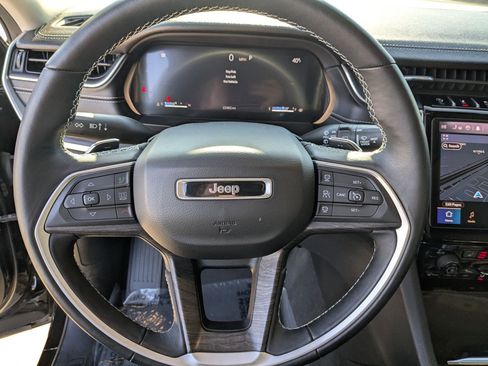 Used 2021 Jeep Grand Cherokee L Limited image 15