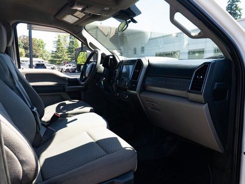 Used 2022 Ford F550 XLT image 16