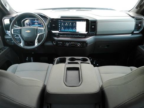 Used 2025 Chevrolet Silverado 1500 LT RWD image 2