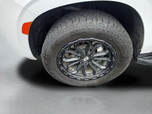 Used 2023 GMC Yukon AT4 AWD/4WD image 14