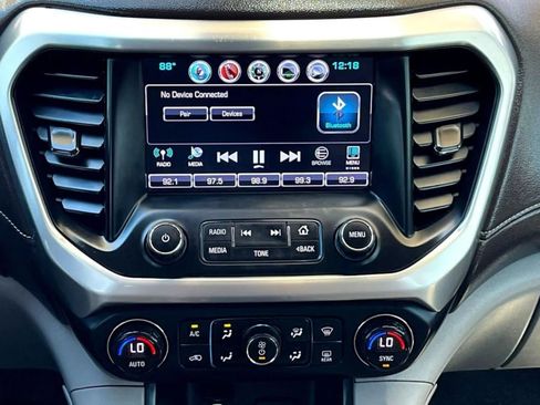 Used 2018 GMC Acadia SLT image 35