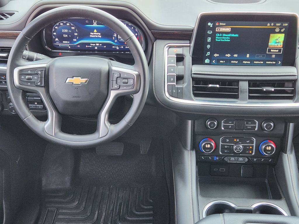 Used 2024 Chevrolet Suburban Premier w/ Premium Package RWD image 27