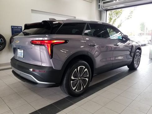 Used 2024 Chevrolet Blazer EV LT AWD/4WD image 18