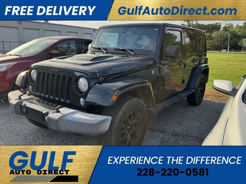 Used 2017 Jeep Wrangler Unlimited Sahara AWD/4WD image 4