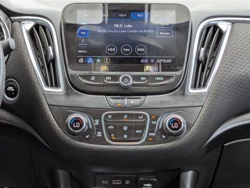 Used 2020 Chevrolet Malibu LT FWD image 13