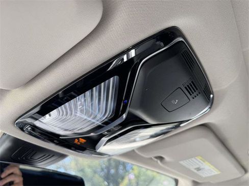 Used 2022 BMW X7 xDrive40i w/ Parking Assistance Package image 28