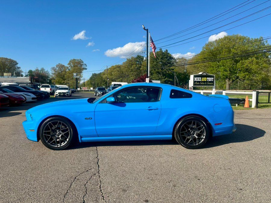 Used 2013 Ford Mustang GT Premium w/ Security Pkg RWD image 4