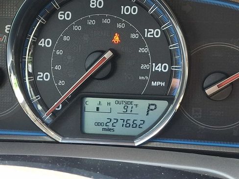 Used 2014 Toyota RAV4 Limited AWD/4WD image 22