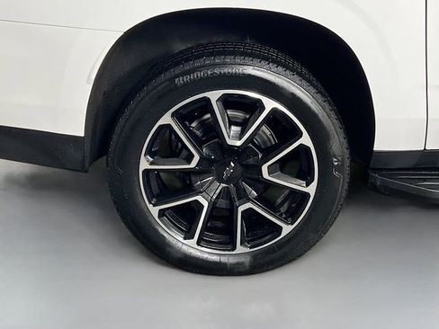 Used 2024 Chevrolet Suburban RST w/ Luxury Package image 40