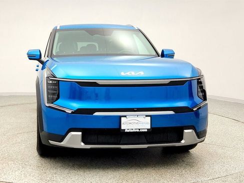 Used 2026 Kia EV9 Wind image 2