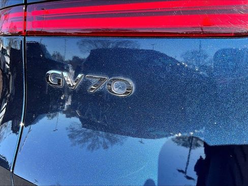 Used 2023 Genesis GV70 3.5T Sport w/ Sport Advanced Package image 25