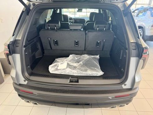 New 2026 Chevrolet Traverse LT w/ Midnight/Sport Edition AWD/4WD image 39