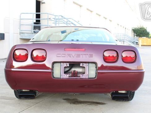 Used 1993 Chevrolet Corvette Coupe RWD image 10