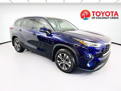Used 2020 Toyota Highlander XLE image 1