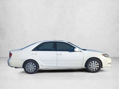 Used 2005 Toyota Camry SE image 4