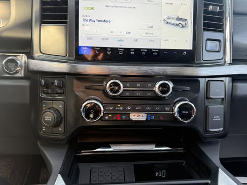 Used 2024 Ford F250 Lariat w/ Lariat Ultimate Package image 23