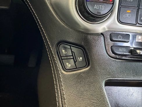 Used 2020 GMC Yukon SLT image 32