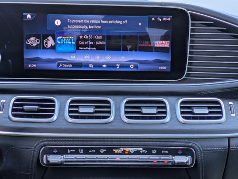 Used 2024 Mercedes-Benz GLE 350 4MATIC image 17