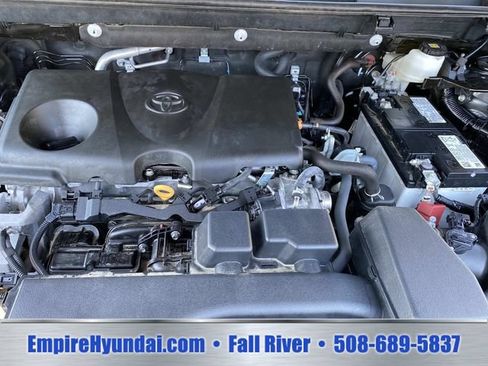 Used 2025 Toyota RAV4 XLE AWD/4WD image 31