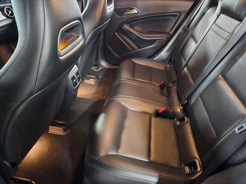 Used 2018 Mercedes-Benz CLA 250 image 16