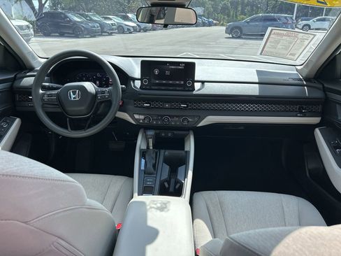 Used 2025 Honda Accord SE image 10