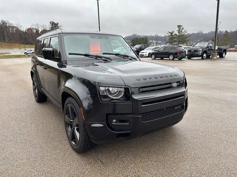 Used 2023 Land Rover Defender 130 X-Dynamic SE image 6