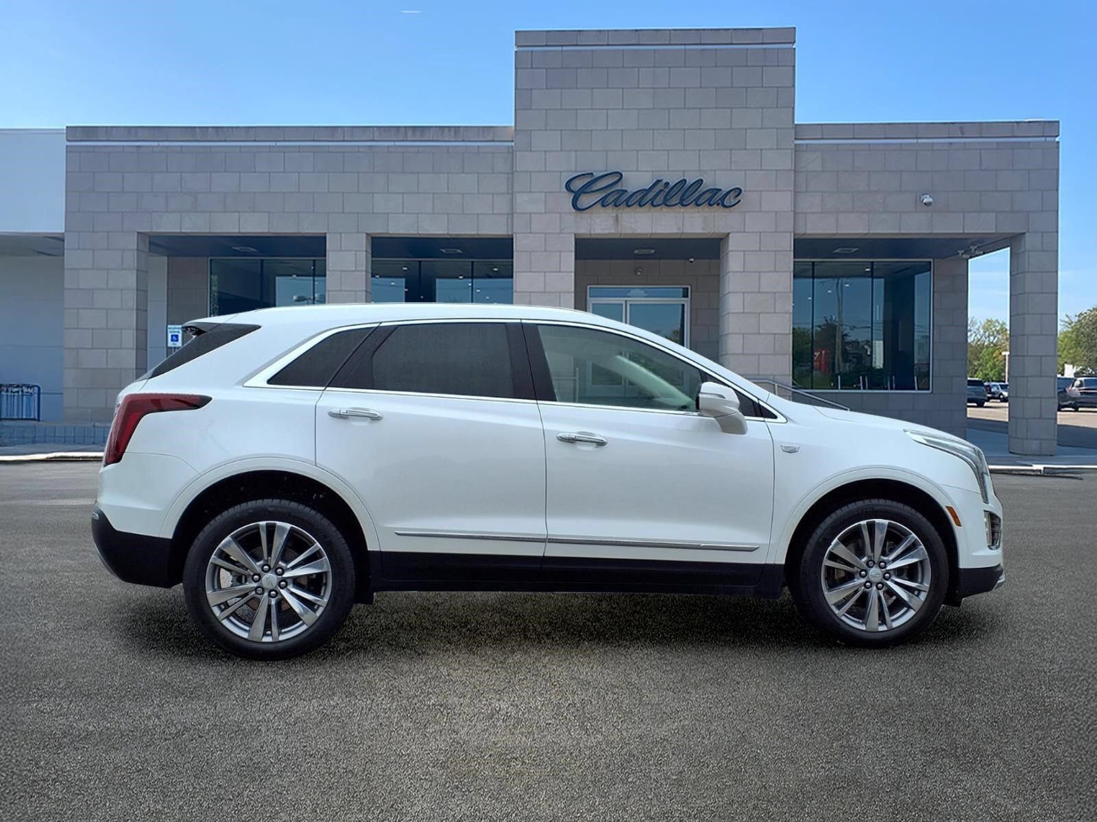 Used 2024 Cadillac XT5 Premium Luxury AWD/4WD image 4
