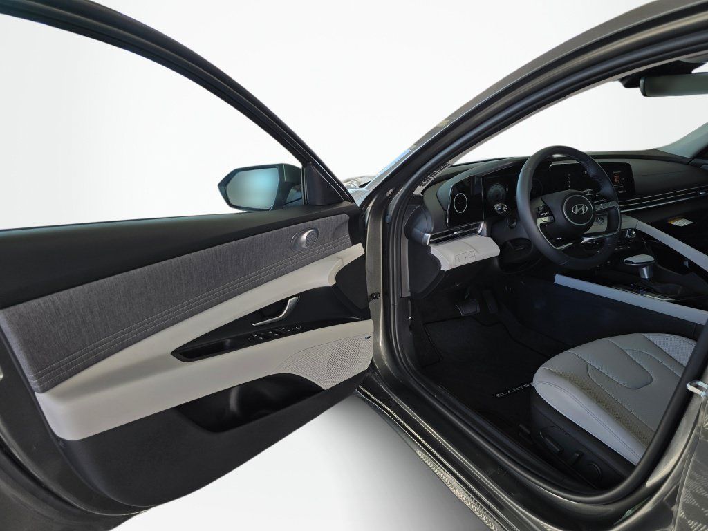 New 2026 Hyundai Elantra Limited FWD image 33