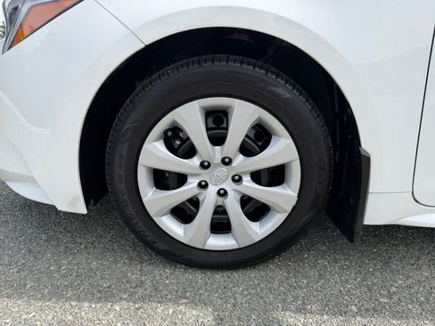 Used 2023 Toyota Corolla LE w/ Carpet Mat Package (TMS) FWD image 5