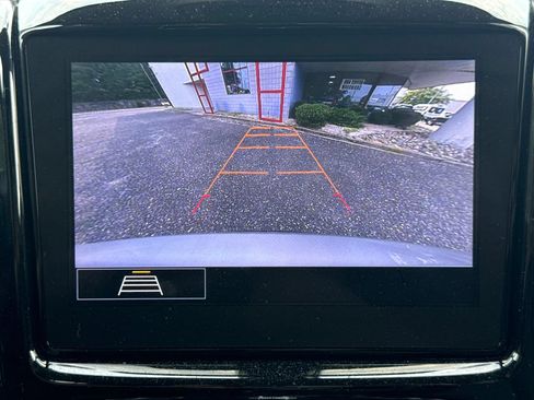 Used 2020 Chevrolet Traverse LT FWD image 21