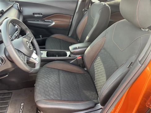 Used 2021 Nissan Kicks SR image 21
