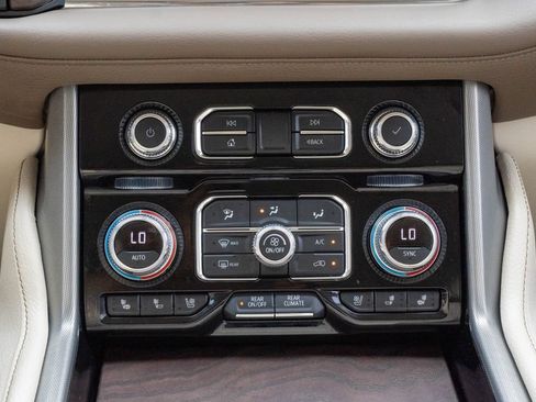 Used 2021 GMC Yukon Denali AWD/4WD image 16