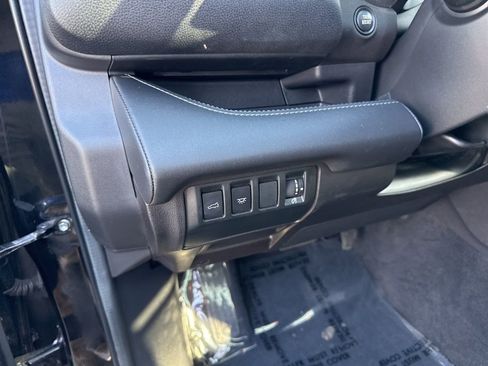 Used 2023 Subaru Ascent Touring image 28