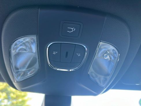 Used 2021 Jeep Compass Latitude image 23