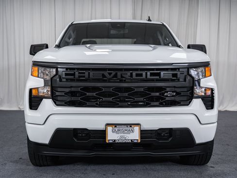 Used 2023 Chevrolet Silverado 1500 Custom AWD/4WD image 2